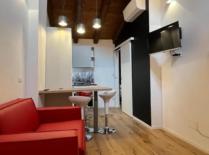 Elegante Con 2 Nel Centro Storico Di * 볼로냐